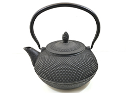 Eisenkanne 'Tetsu' schwarz 1,2 l für 1,2 Liter